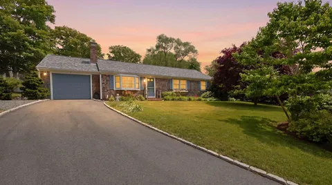 $985,000 | 33 Jeanette Road, Chatham, MA 02633