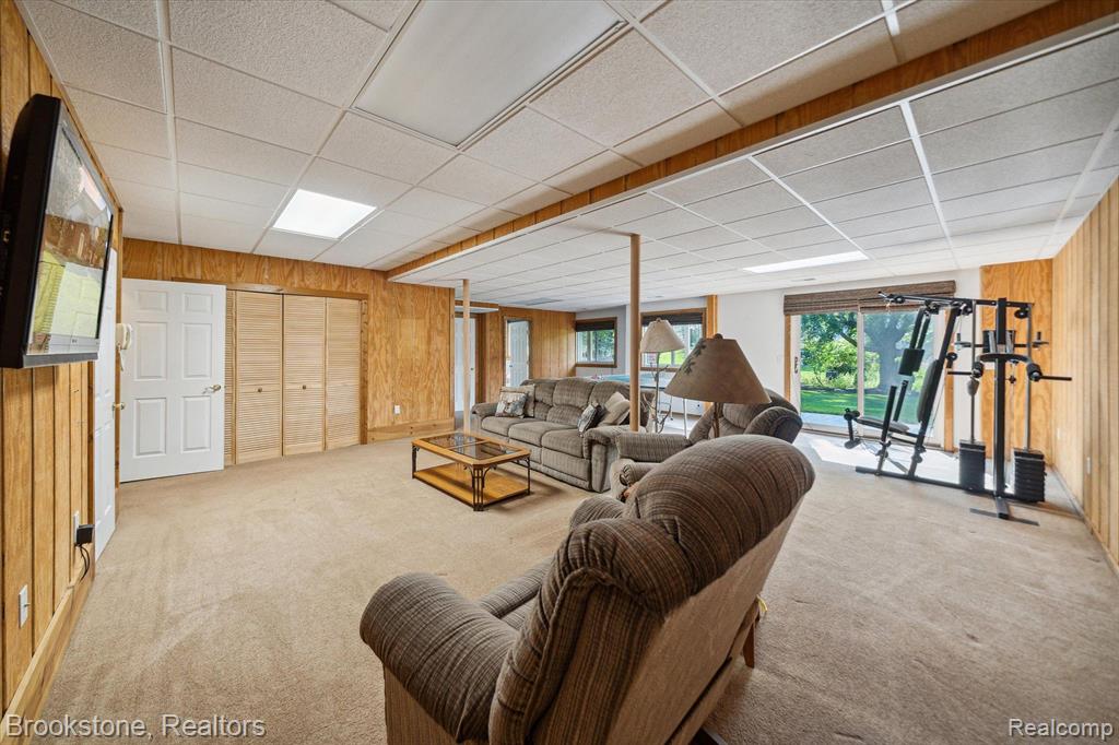 3944 Fieldview Road Lake Orion, MI 48360 - Photo 46 of 58