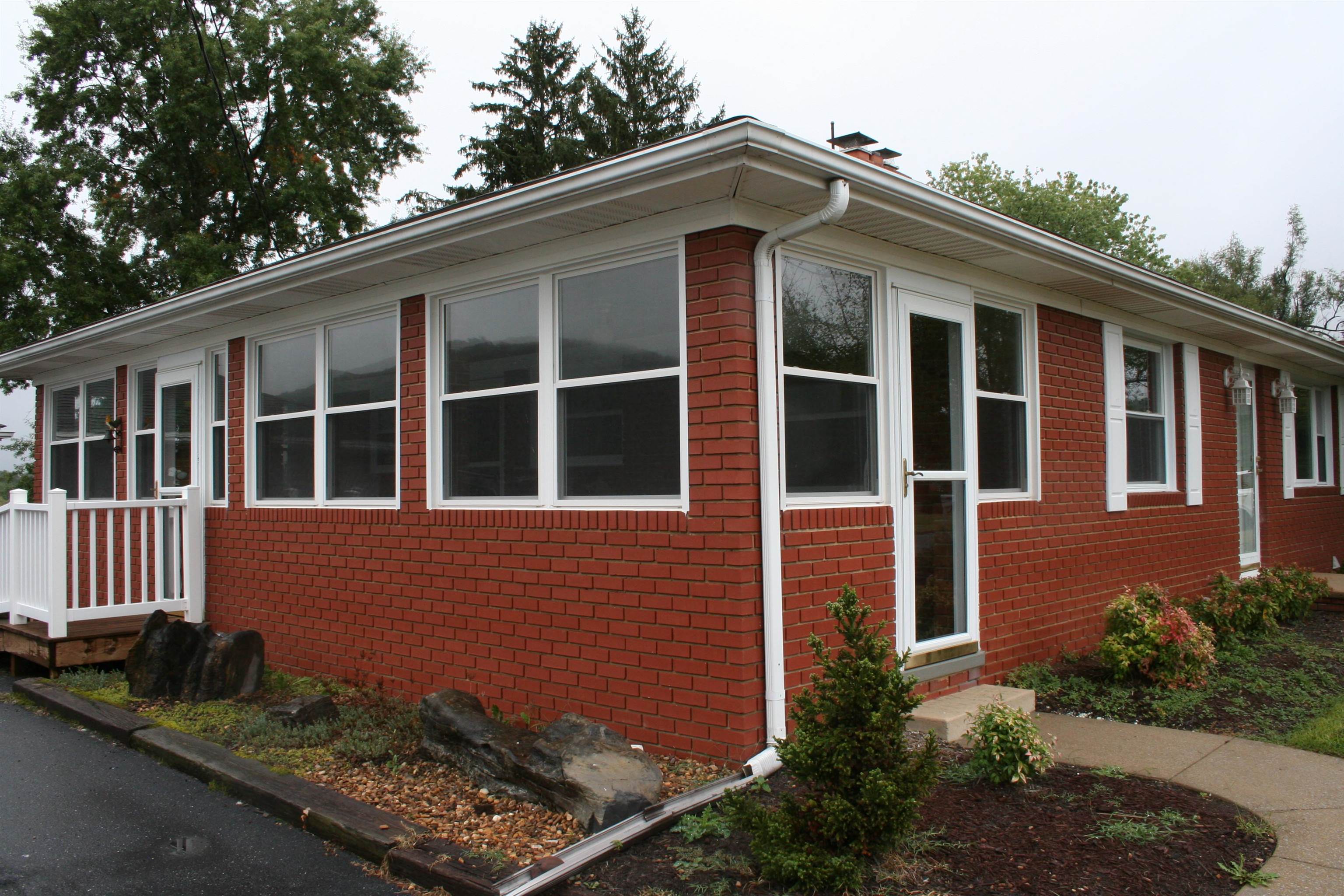 355 Grandon Road Staunton, VA 24401 - Photo 2 of 48 Gallery Image 2