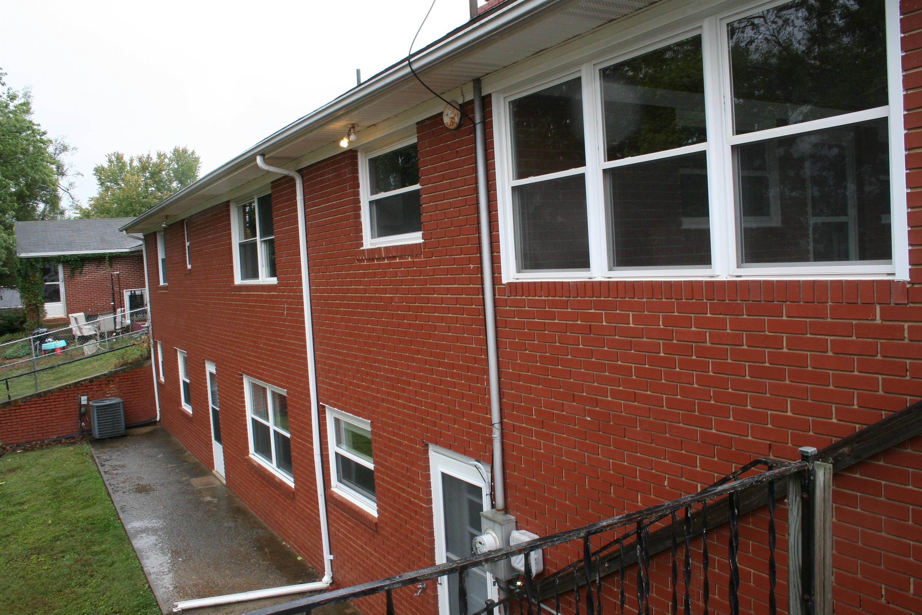 355 Grandon Road Staunton, VA 24401 - Photo 3 of 48 Gallery Image 3