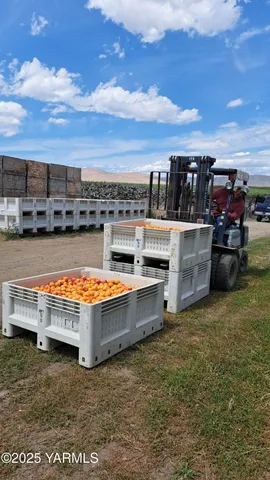 $850,000 | Nka Nka Jones / Riggs Road, Wapato, WA 98951