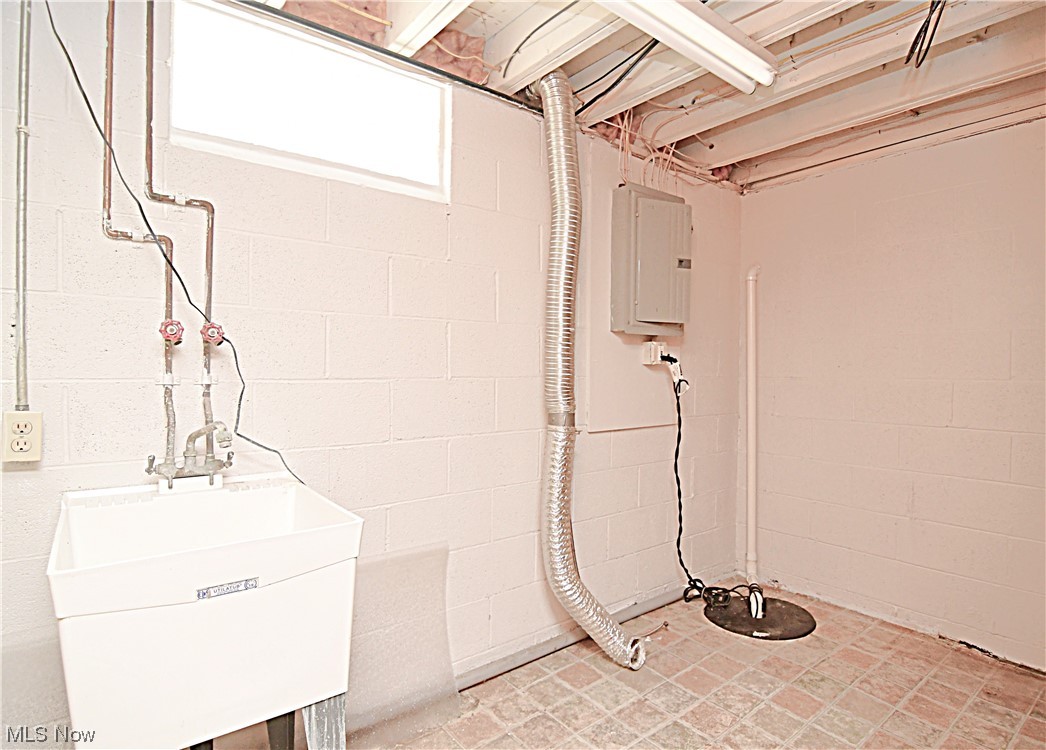 559 Baldwin Road Akron, OH 44312 - Photo 18 of 25 Designated Laundry Area