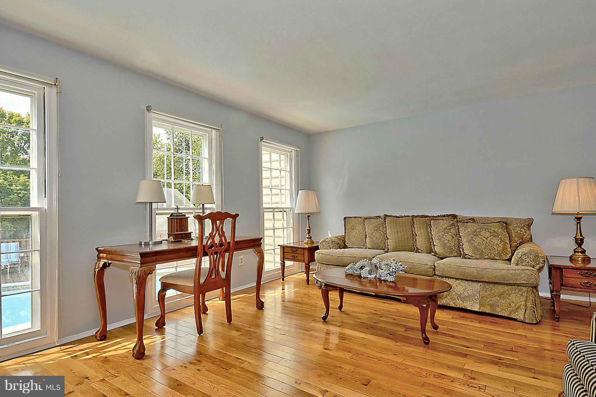 2401 Briggs Chaney Road Silver Spring, MD 20905 - Photo 8 of 27 Living Room