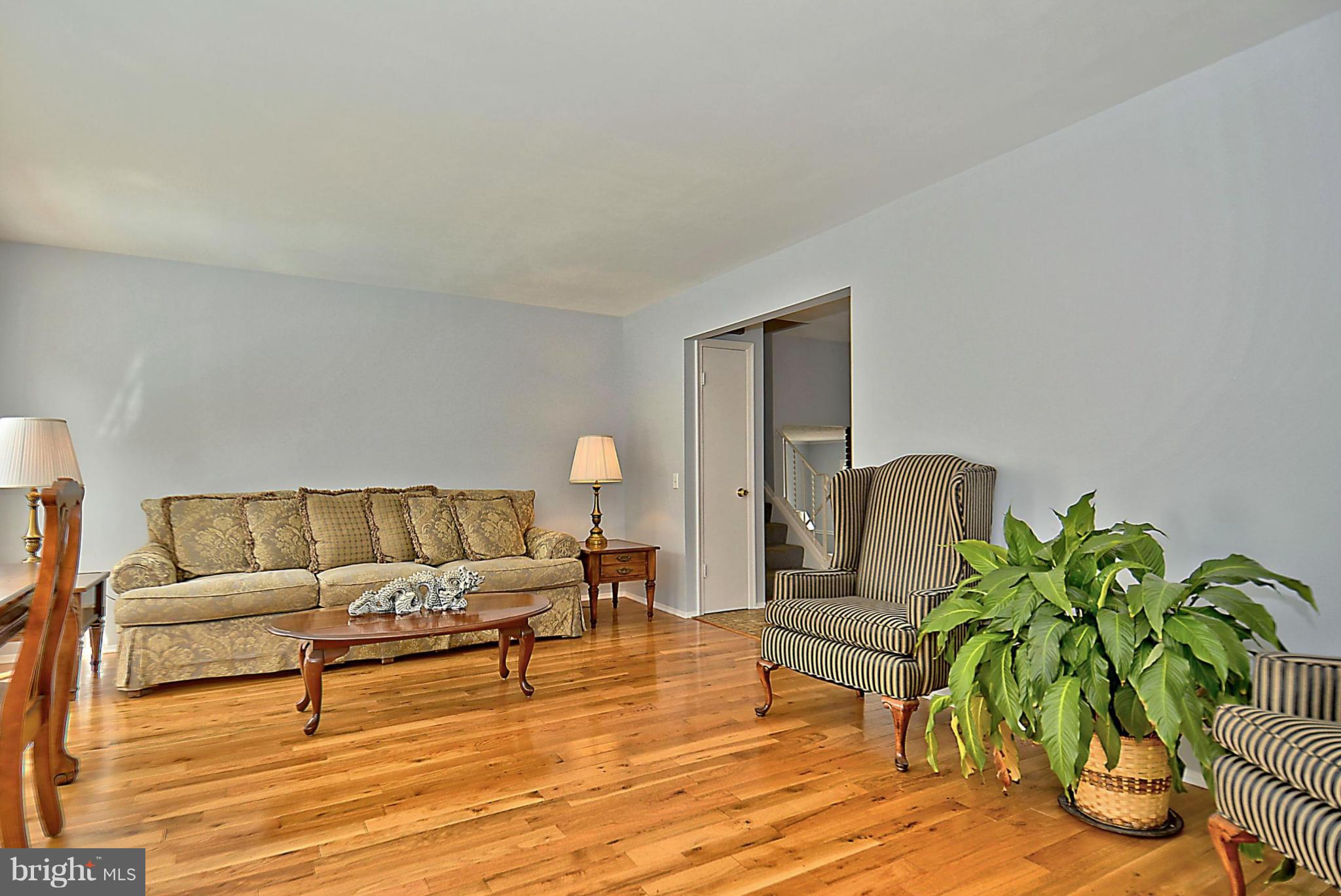 2401 Briggs Chaney Road Silver Spring, MD 20905 - Photo 9 of 27 Living Room