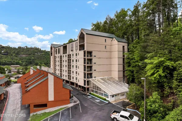 $299,000 | 413 Baskins Creek Road, Unit 205, Gatlinburg, TN 37738