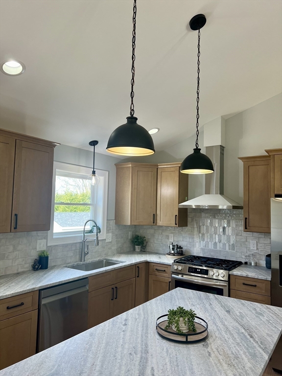 266 Old Lyman Road Chicopee, MA 01020 - Photo 8 of 37 Gallery Image 8
