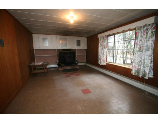 8 Hapgood Road Worcester, MA 01605 - Photo 3 of 6 Gallery Image 3