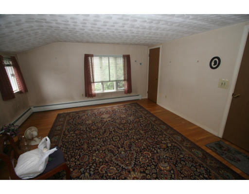 8 Hapgood Road Worcester, MA 01605 - Photo 4 of 6 Gallery Image 4
