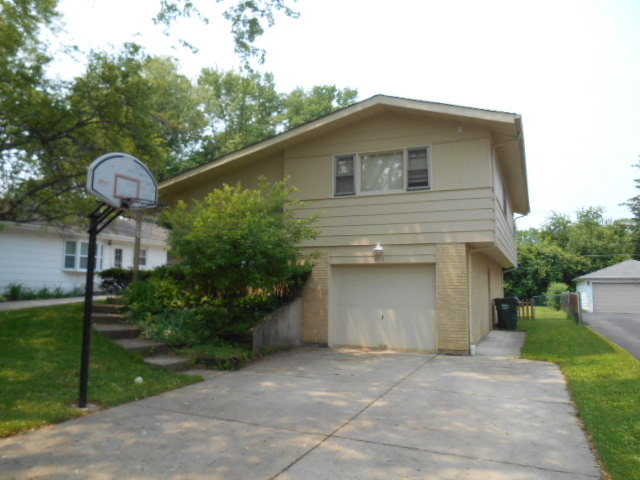 223 Harding Avenue Libertyville, IL 60048 - Photo 2 of 12