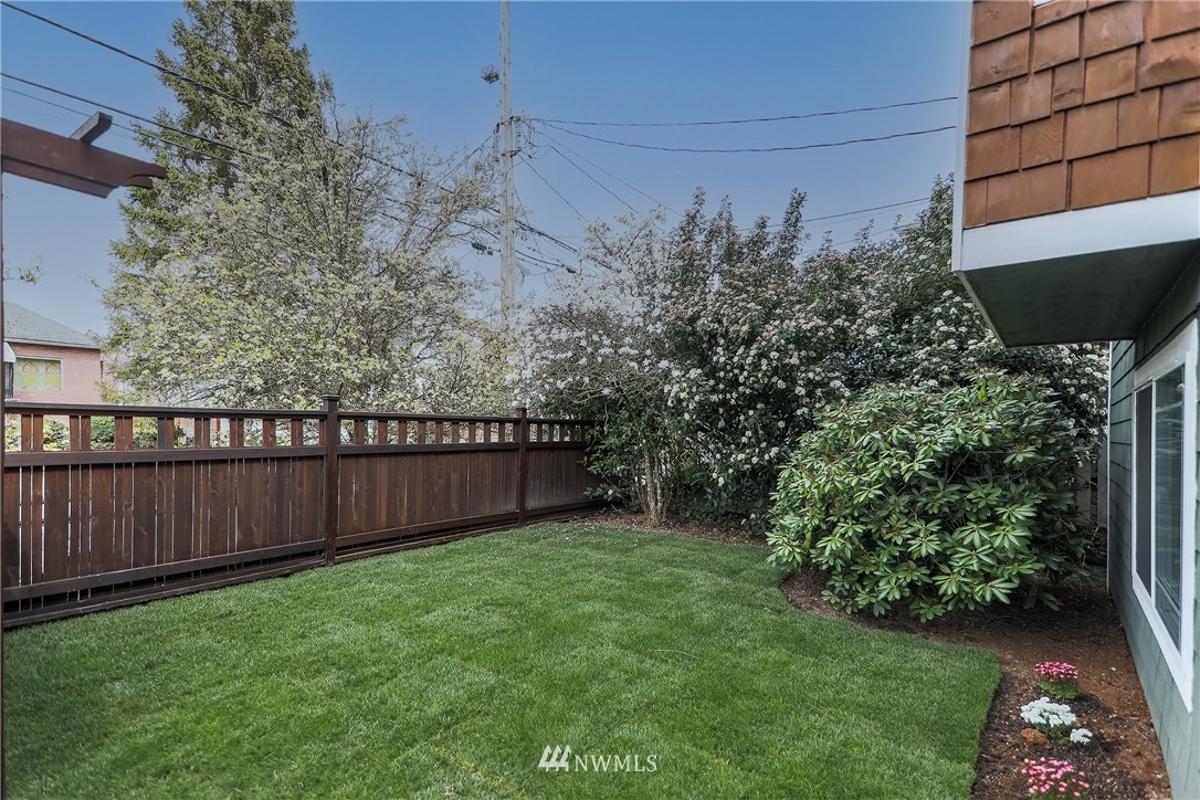 707 North 76th Street Seattle, WA 98103 - Photo 2 of 34 Gallery Image 2