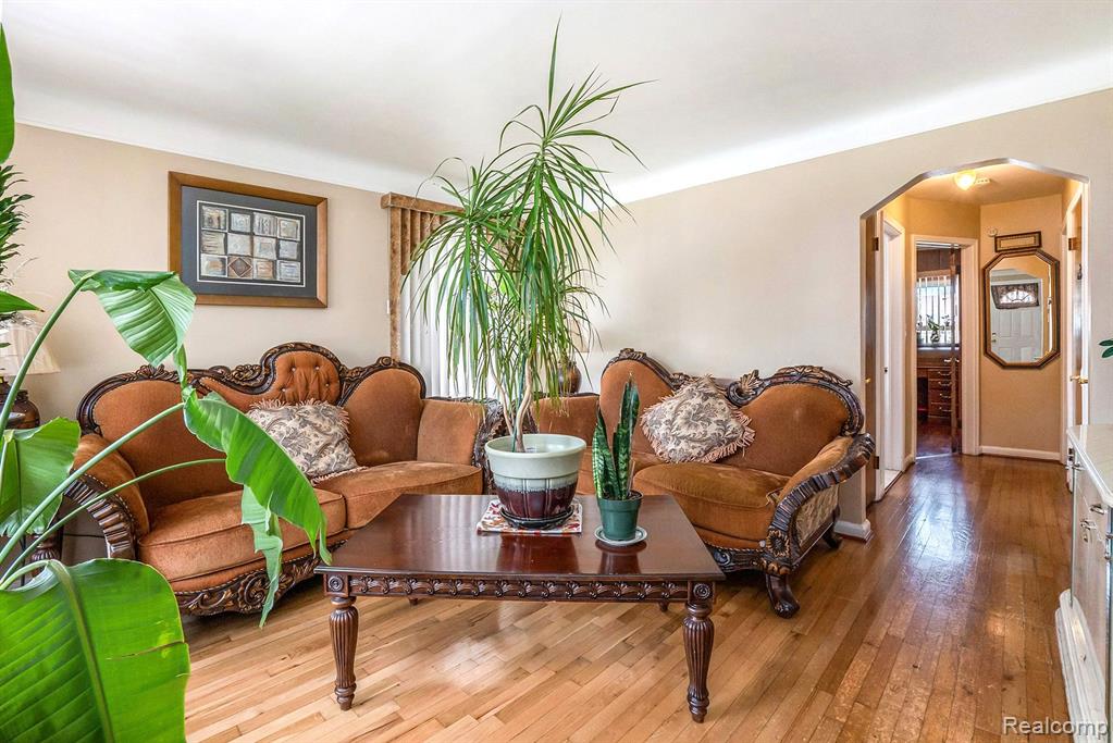 22796 Roxana Avenue Eastpointe, MI 48021 - Photo 4 of 21 Gallery Image 4