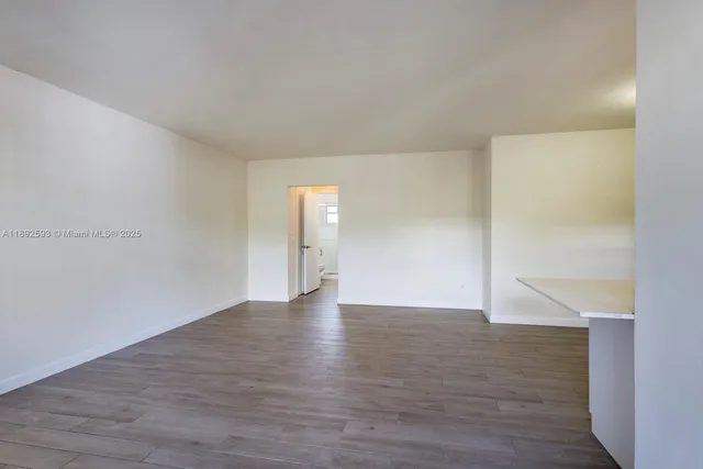 $1,900 | 6511 Santona Street, Unit C18, Coral Gables, FL 33146