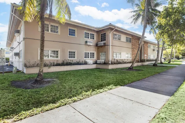 $1,900 | 6511 Santona Street, Unit C18, Coral Gables, FL 33146