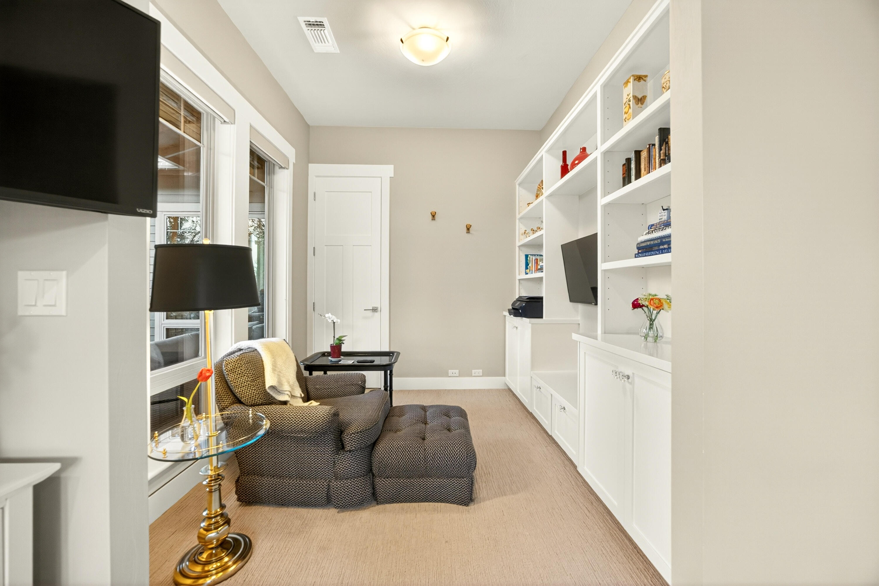 930 Granite Ridge Circle Jacksonville, OR 97530 - Photo 25 of 79 Sitting room or nursery off the primary bedroom.