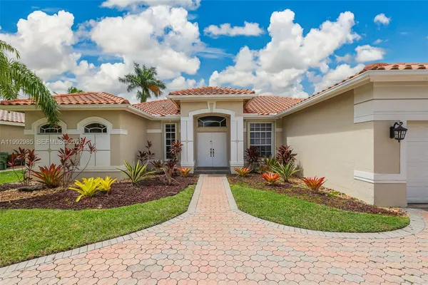 $5,500 | 16418 Northwest 14th Street, Pembroke Pines, FL 33028