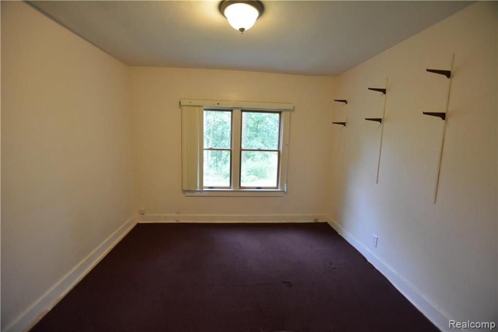 2016 Reid Road Grand Blanc, MI 48439 - Photo 18 of 25 Gallery Image 18