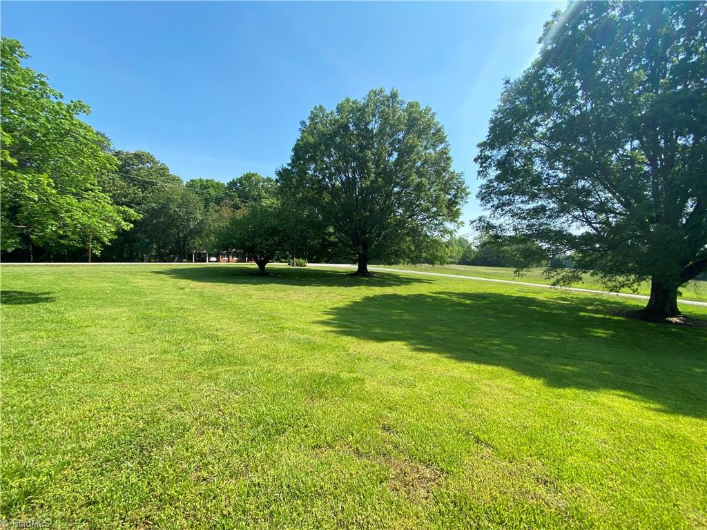 1910 Angell Road Madison, NC 27025 - Photo 5 of 38