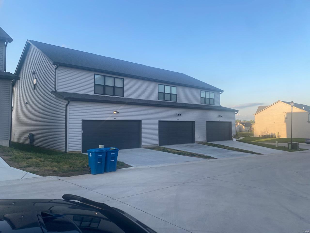 9 Capron Lane St. Charles, MO 63303 - Photo 2 of 2