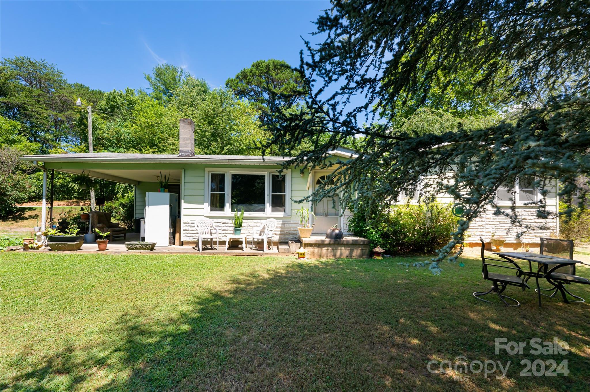 15 Upper Moffitt Road Asheville, NC 28805 - Photo 3 of 29 Gallery Image 3