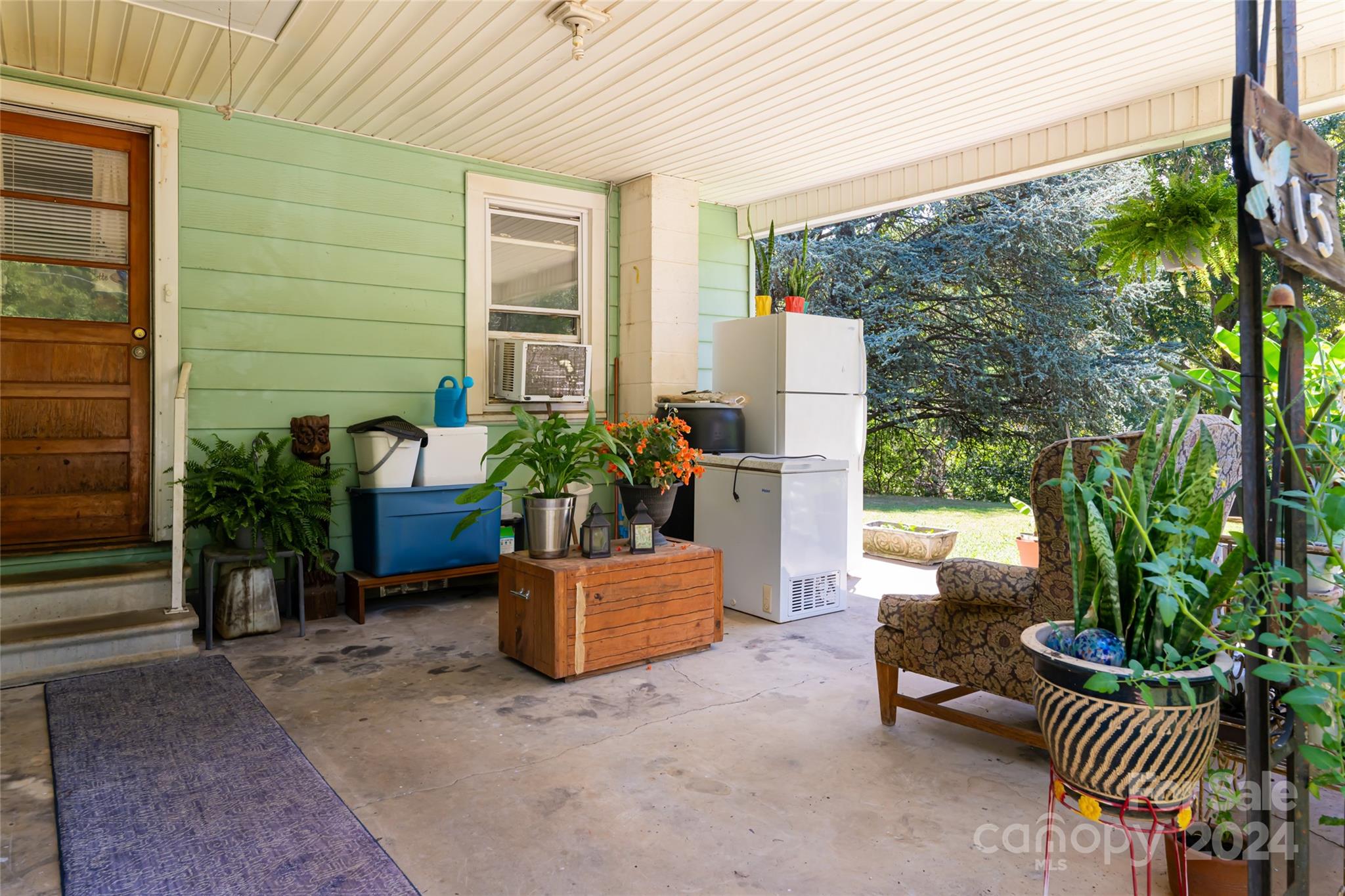 15 Upper Moffitt Road Asheville, NC 28805 - Photo 4 of 29 Gallery Image 4