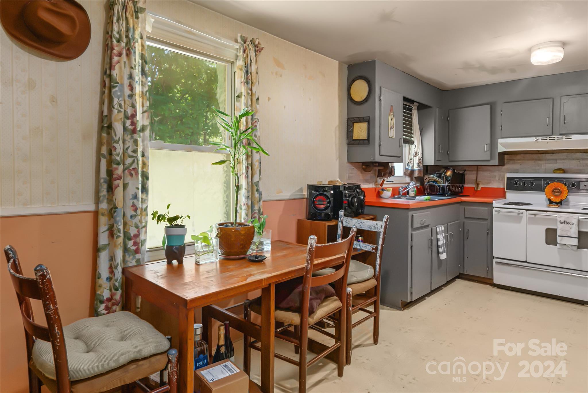 15 Upper Moffitt Road Asheville, NC 28805 - Photo 6 of 29 Gallery Image 6