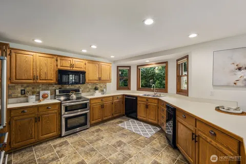 $1,198,000 | 8515 192nd Street Southwest, Edmonds, WA 98026