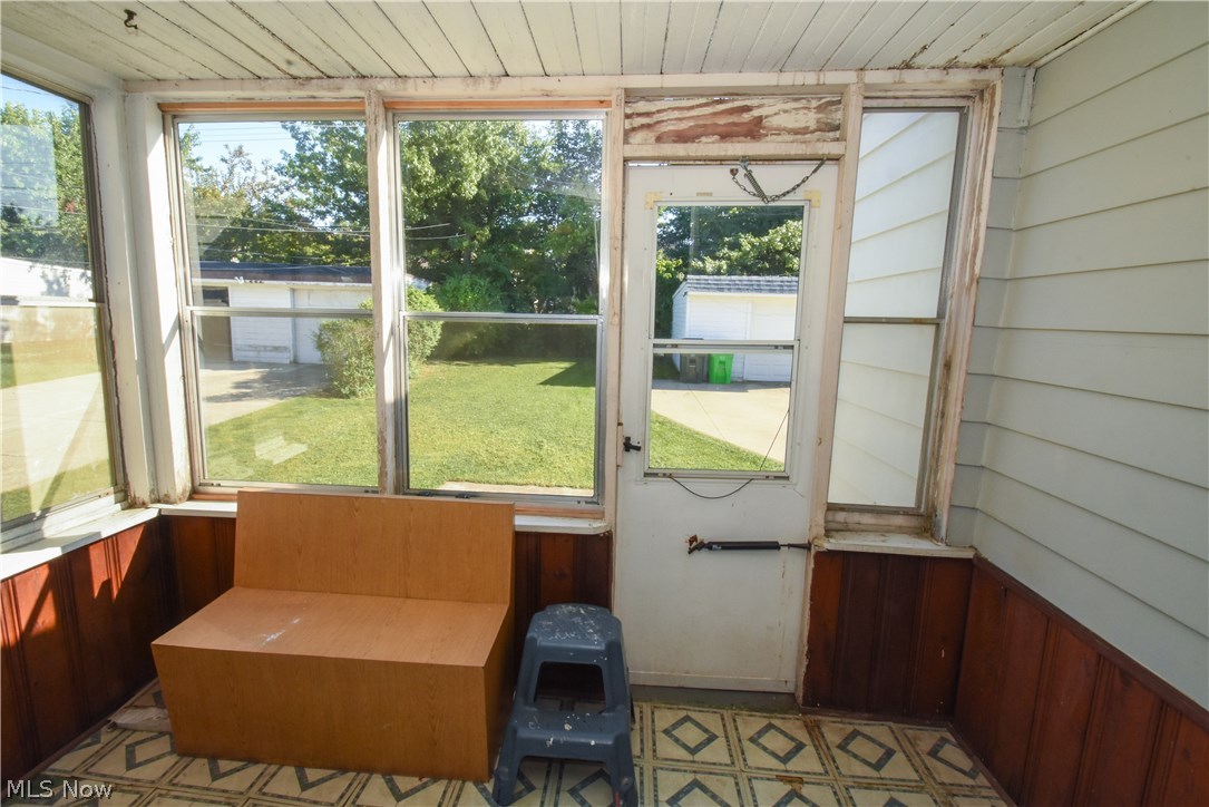 4190 Verona Road Cleveland, OH 44121 - Photo 5 of 29