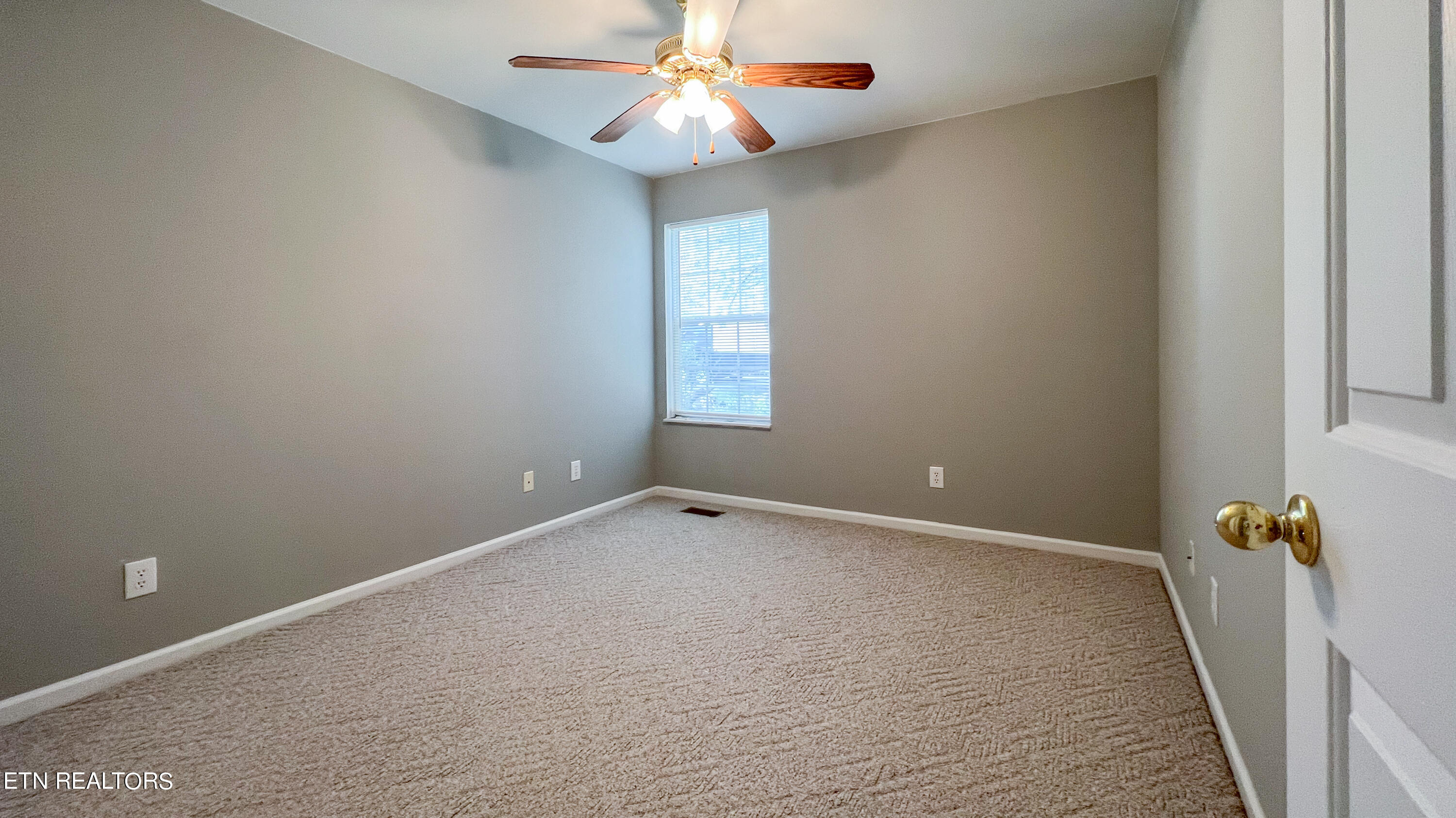 7213 Emerald Heath Road Powell, TN 37849 - Photo 10 of 17 Emerald Heath-10