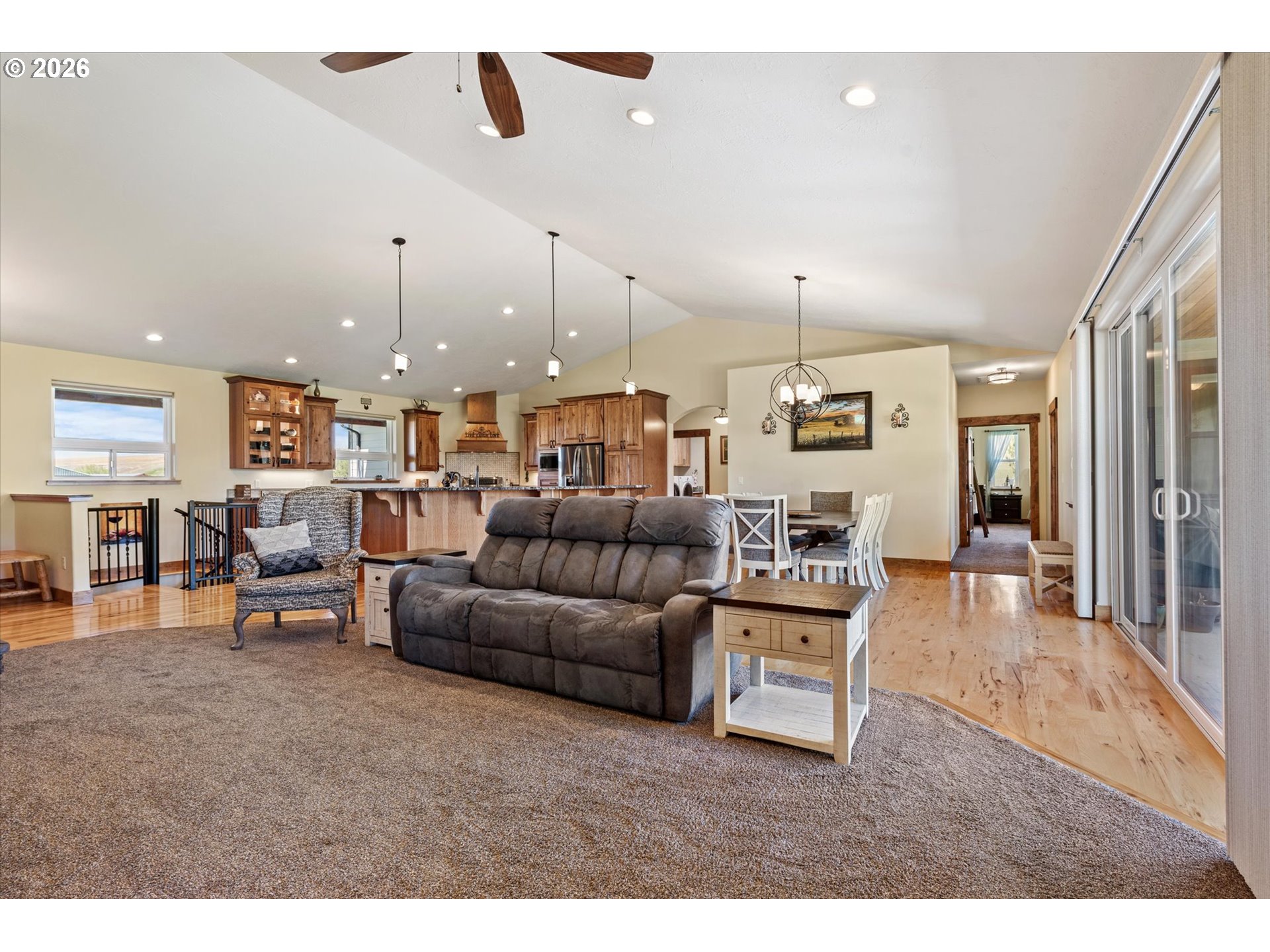 75984 Crawford Hollow Road Adams, OR 97810 - Photo 7 of 48 Living Room