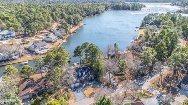 $1,584,000 | 90 Lake Shore Drive, Pinehurst, NC 28374