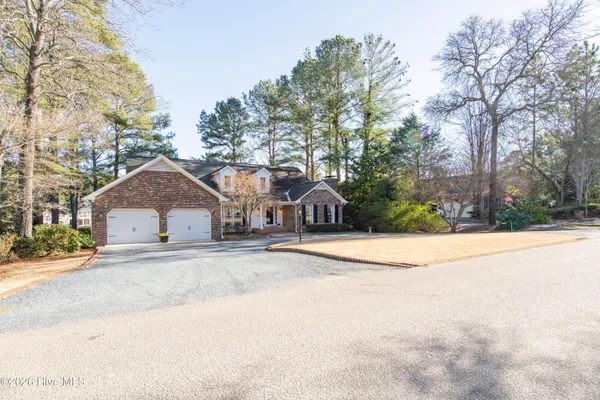 $1,584,000 | 90 Lake Shore Drive, Pinehurst, NC 28374