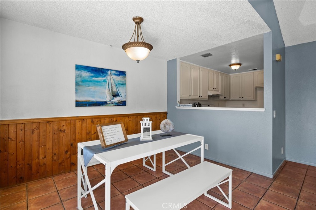 931 South Sutter Creek Road Anaheim, CA 92804 - Photo 9 of 36
