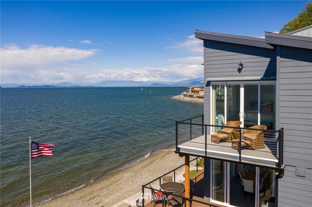 712 Maple Grove Road Camano Island, WA 98282 - Photo 3 of 25 Gallery Image 3