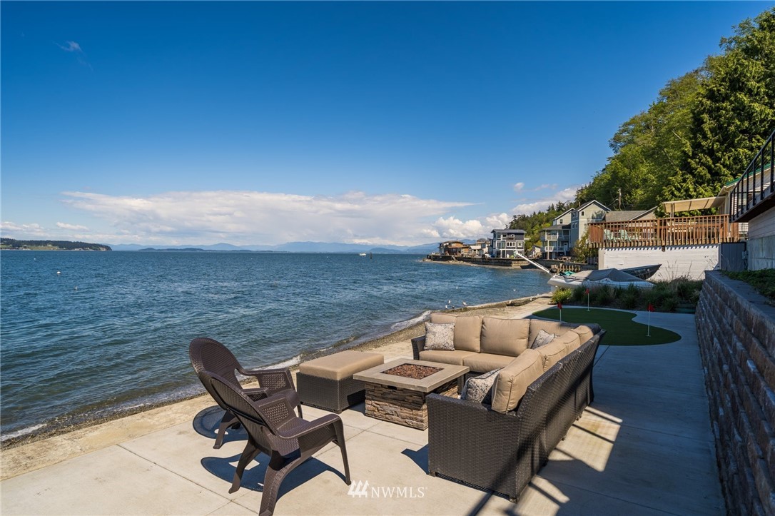 712 Maple Grove Road Camano Island, WA 98282 - Photo 5 of 25 Gallery Image 5