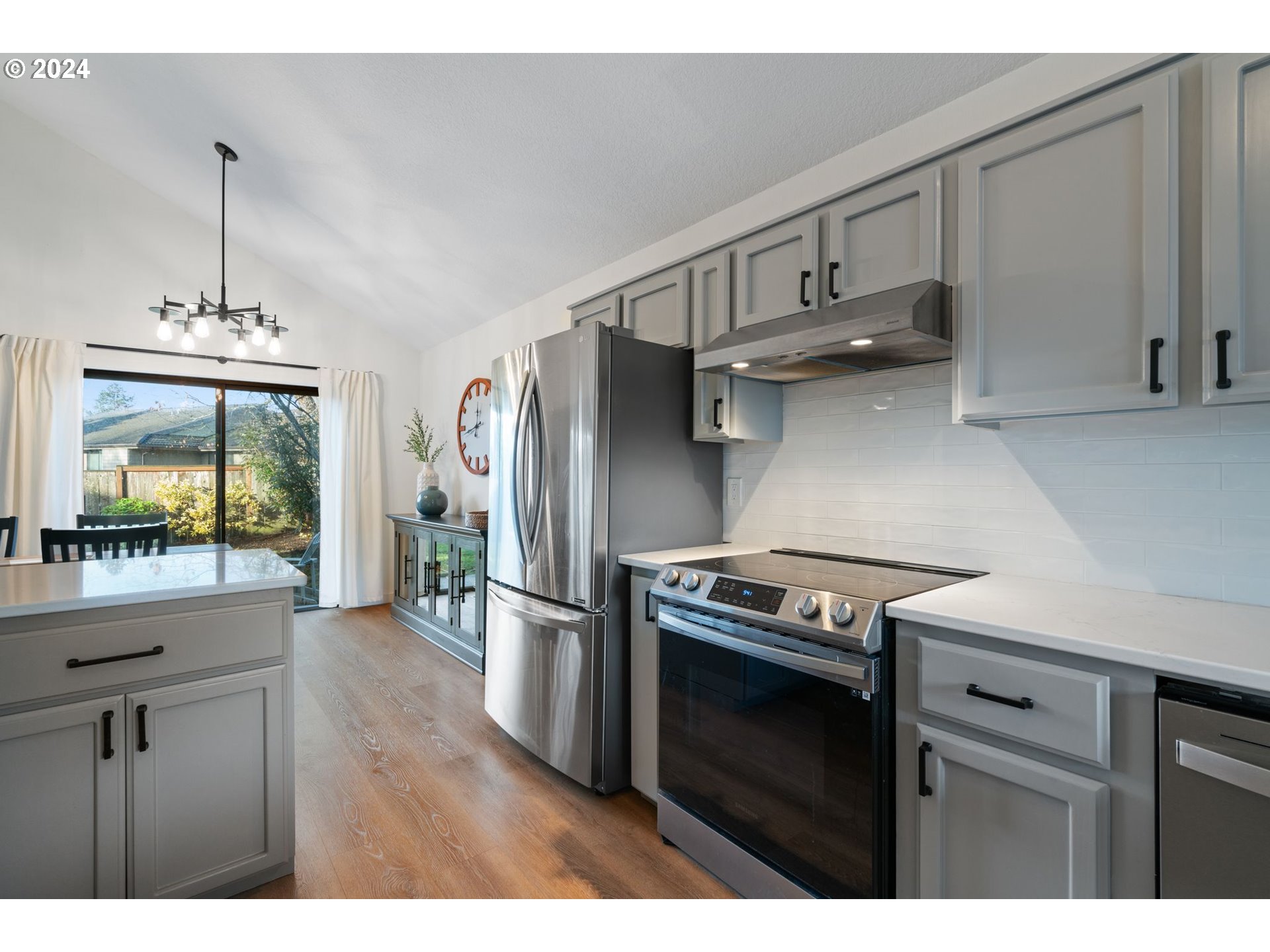 120 Kingsgate Road Lake Oswego, OR 97035 - Photo 10 of 37 Kitchen