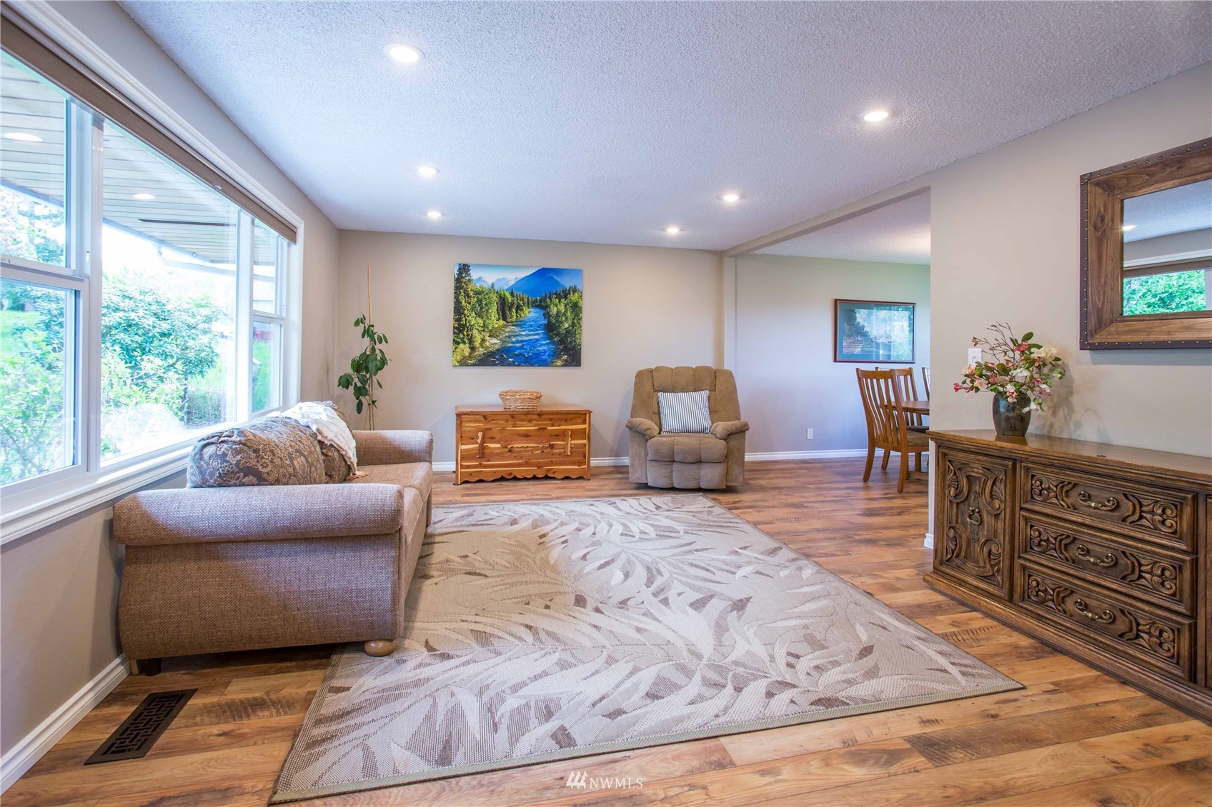 3951 Britton Road Bellingham, WA 98226 - Photo 21 of 39 a living room with furniture