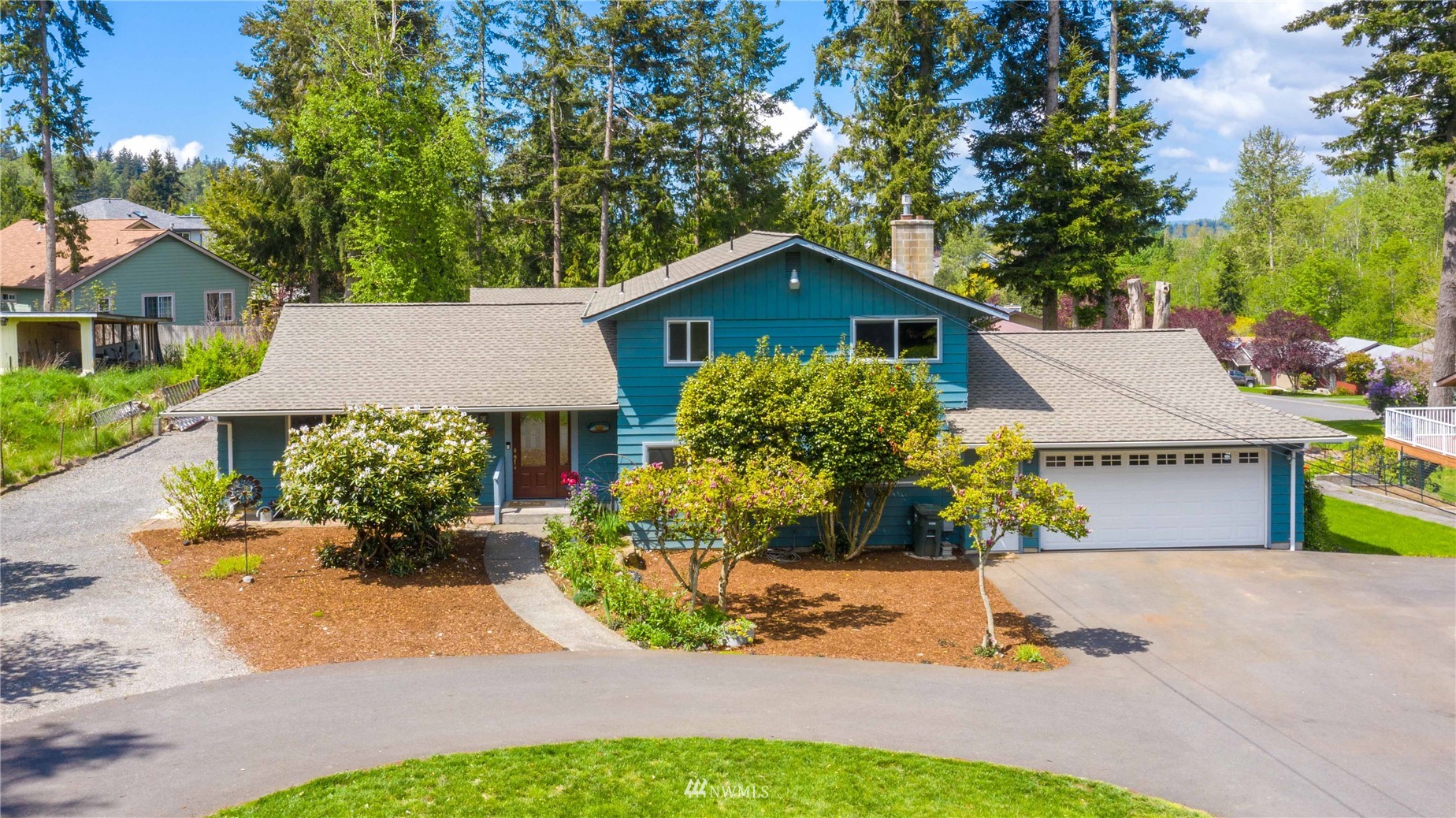 3951 Britton Road Bellingham, WA 98226 - Photo 4 of 39 a front view of a house with a yard