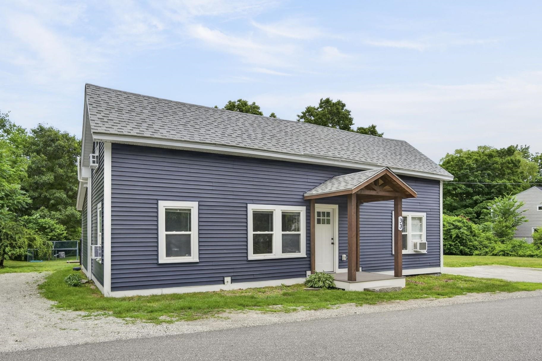 33 Border Street Amherst, NH 03031 - Photo 2 of 49
