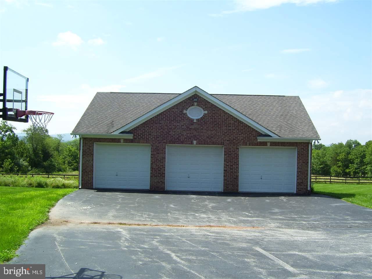 681 Boyle Road Fairfield, PA 17320 - Photo 7 of 36