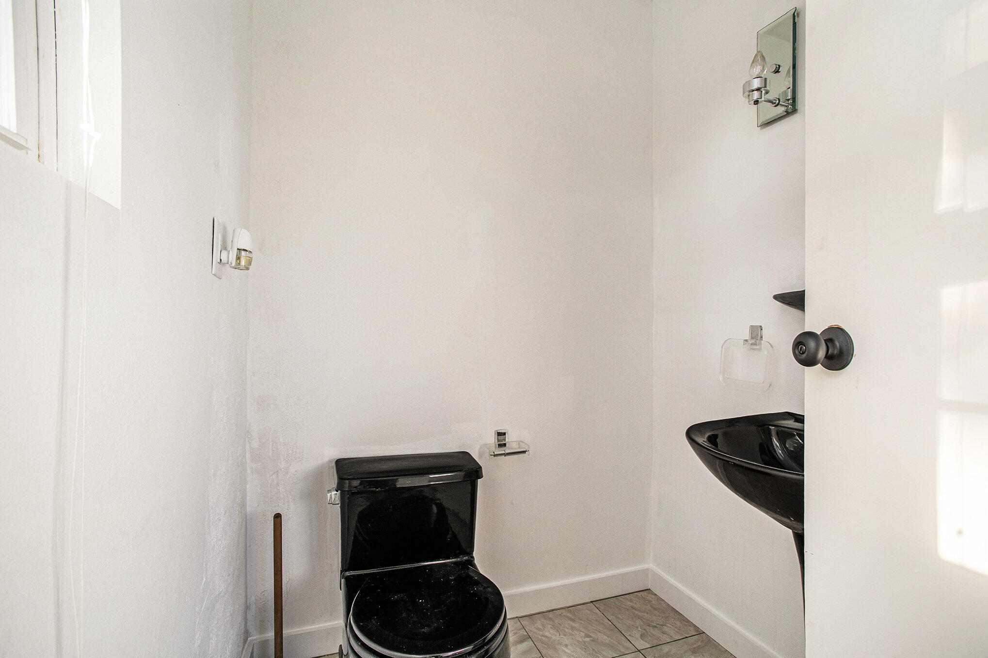 408 Washington Street Albion, MI 49224 - Photo 15 of 52 015_file_745