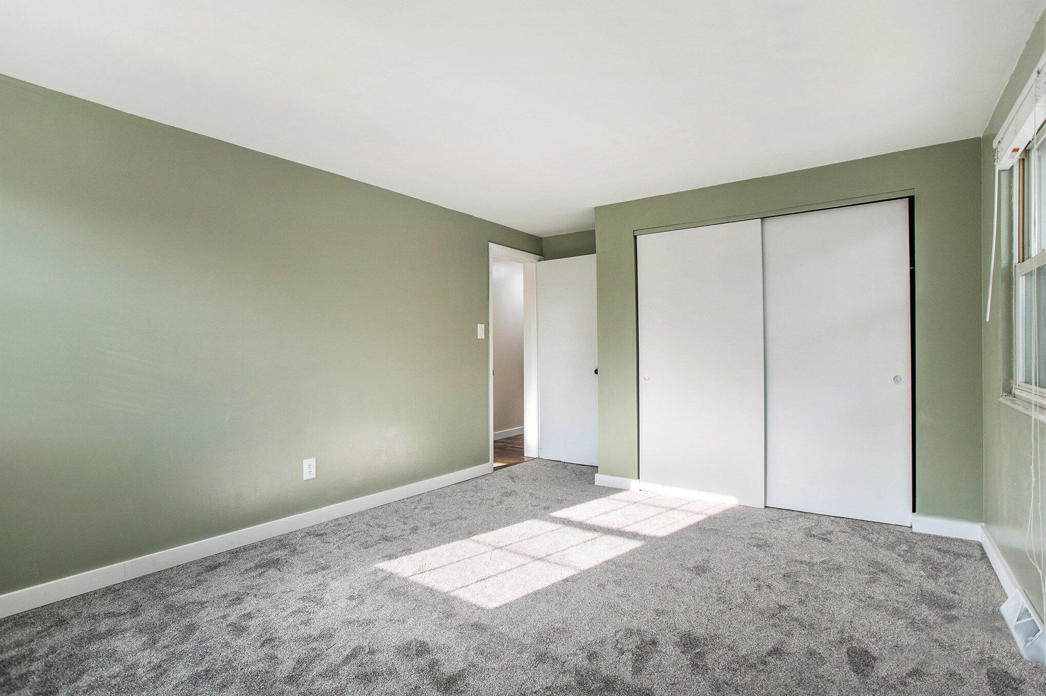 408 Washington Street Albion, MI 49224 - Photo 17 of 52 017_file_43