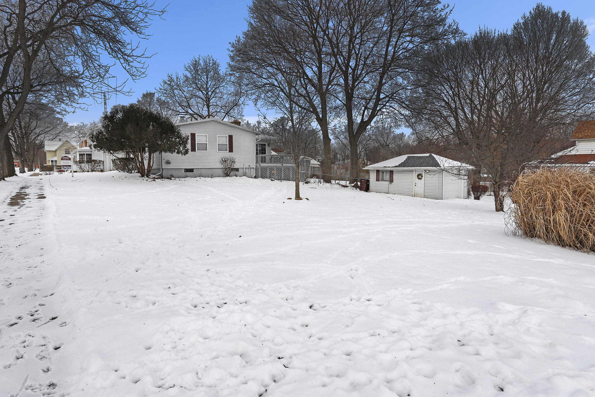 408 Washington Street Albion, MI 49224 - Photo 27 of 52 004_file_606