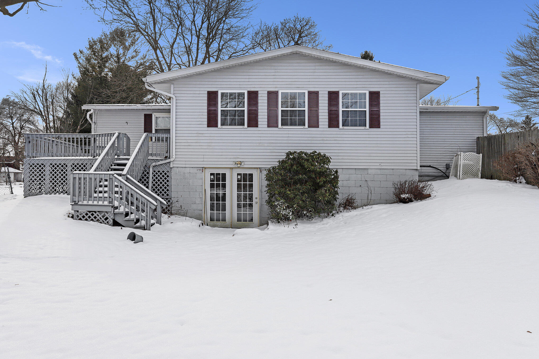 408 Washington Street Albion, MI 49224 - Photo 30 of 52 007_file_597