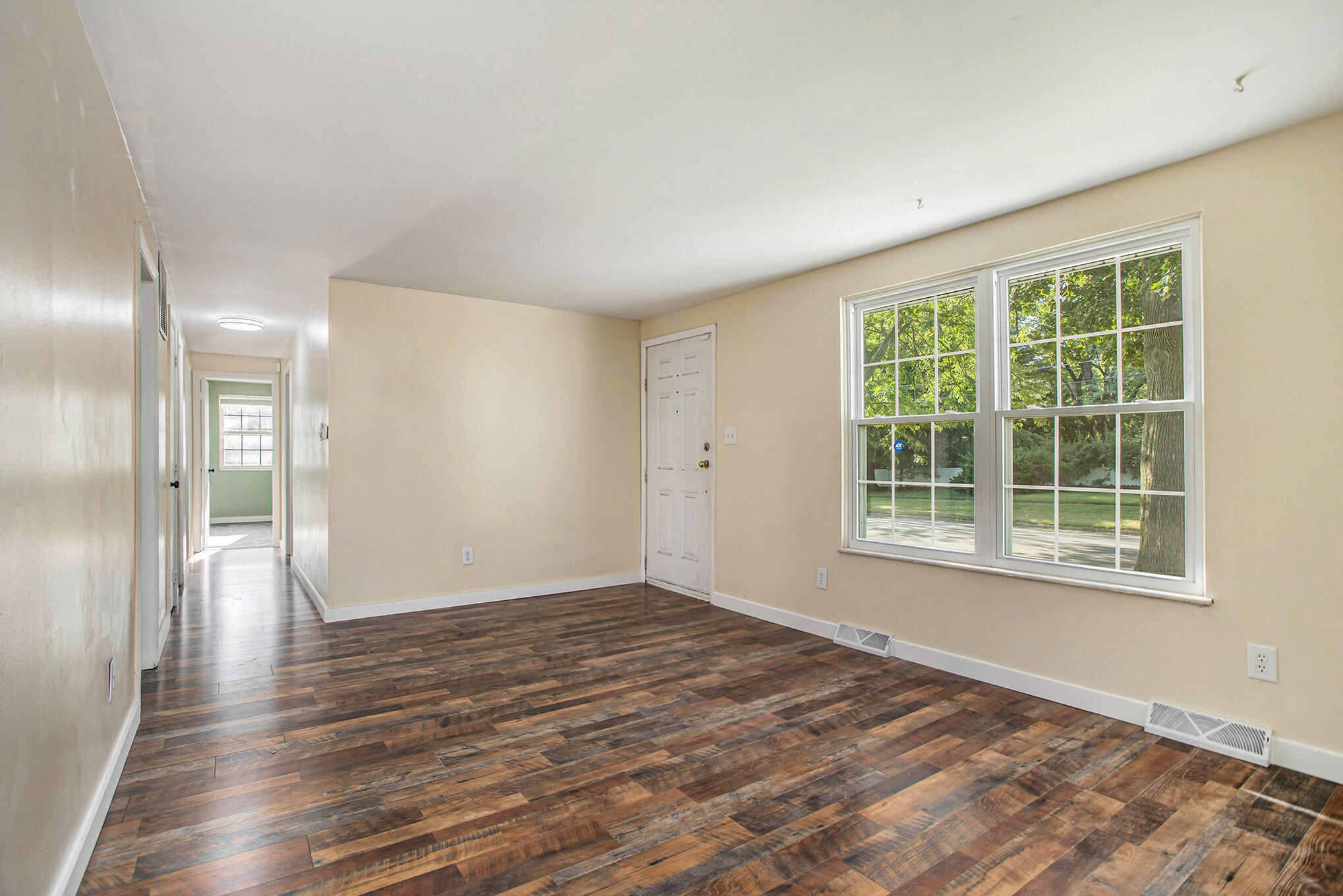 408 Washington Street Albion, MI 49224 - Photo 5 of 52 005_file_790