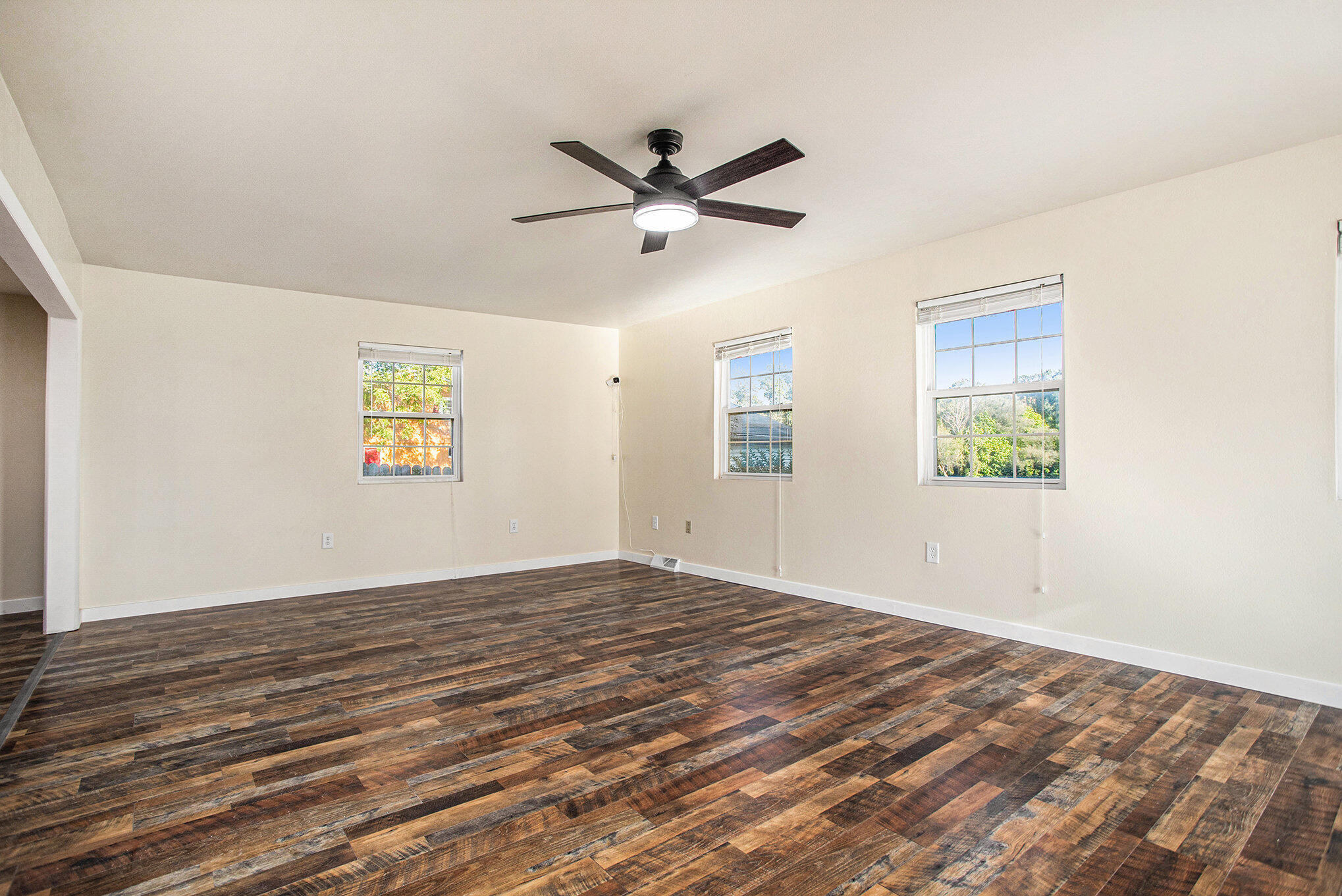 408 Washington Street Albion, MI 49224 - Photo 8 of 52 008_file_46