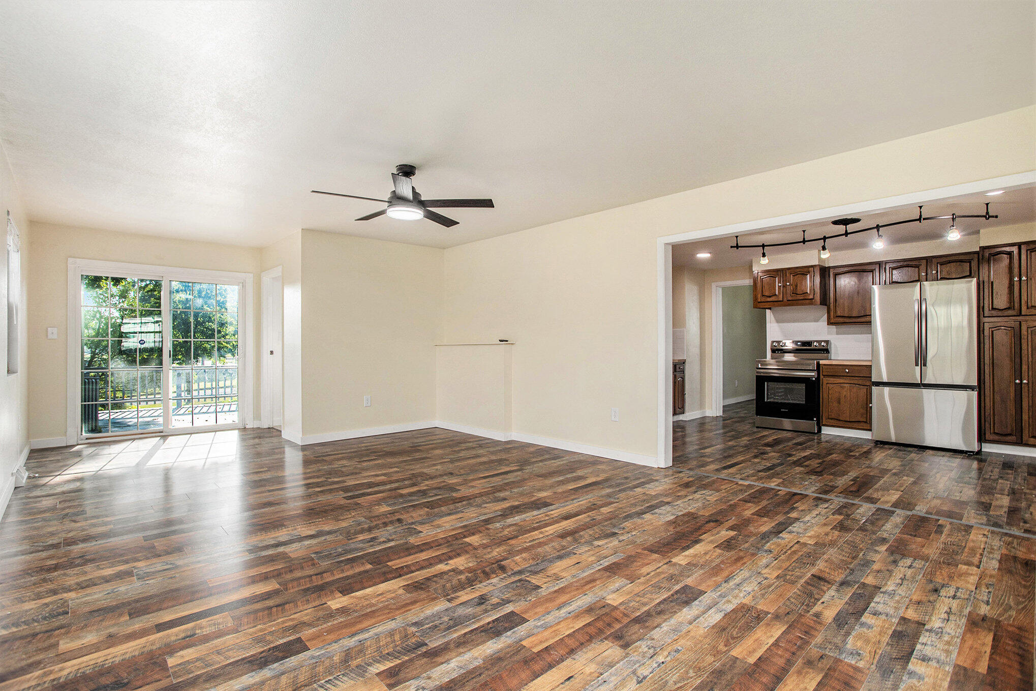 408 Washington Street Albion, MI 49224 - Photo 9 of 52 009_file_262