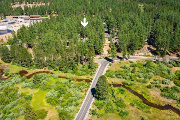 a view of outdoor space yard and green space
