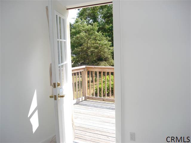 8 Wendom Road Guilderland, NY 12203 - Photo 11 of 15 Photo 11