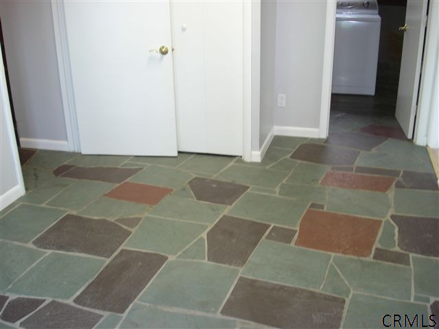 8 Wendom Road Guilderland, NY 12203 - Photo 12 of 15 Photo 12