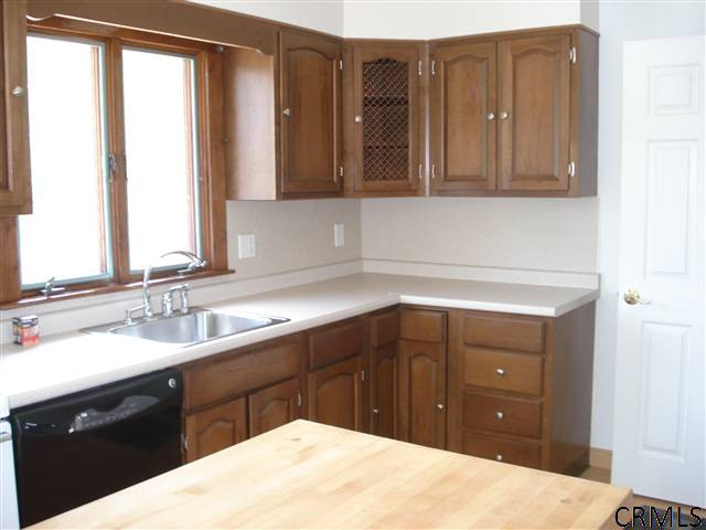 8 Wendom Road Guilderland, NY 12203 - Photo 6 of 15 Photo 6